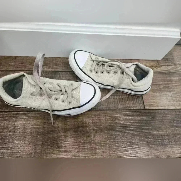 Size 7 - Converse All Star Low Top Tan GREAT SHAPE - Picture 2 of 8